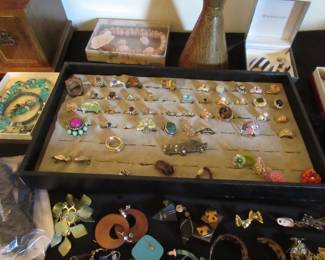 Costume rings & jewelry