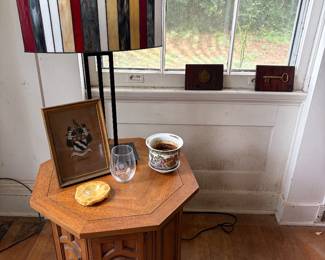 The ubiquitous 60s side table 