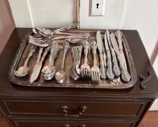 Classic flatware with a silver chest to hold it all! 