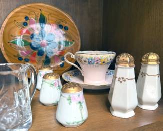 Porcelain small wares, including salt + pepper shakers