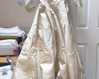 1950s wedding dress with lace appliqué