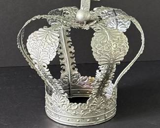 244 decorativemetalcrownwithcrossemboss