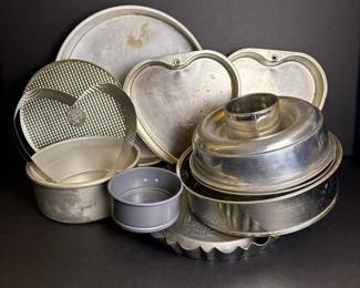 159 assortedvintagemodernbakinglot