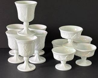 261 elevenpiecevintagemilkglasspaneled