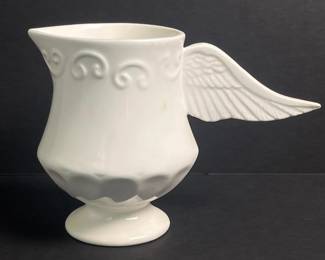 022 vintagewhitefinestonewarecreamerpit