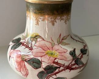 034 handpaintedfloralvasewithgoldtrim