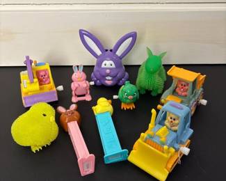 187 lotofplasticspringandeasterthemed