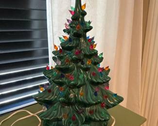 011 vintage175ceramiclightedchristmast