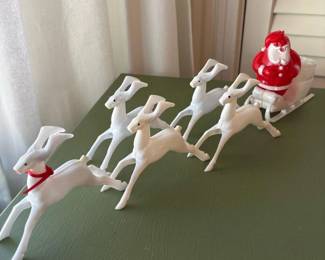 048 vintage1950splasticsantasleighwith
