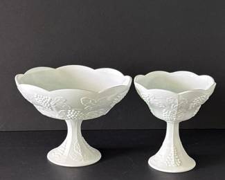 260 pairofvintagemilkglasspaneledgrape