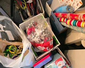 128 largemixedlotgiftwrappingsuppliesg