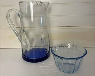 192 tallglasspitcherwithbluebaselight