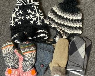 212 winterknitaccessoriesbundleadultpom
