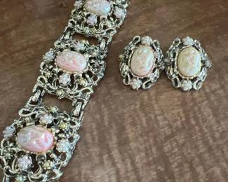 292 vintagecameopearlcostumejewelryset