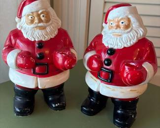 039 pairofvintagesantaclausblowmoldca