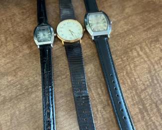 286 blackleatherbandwristwatches