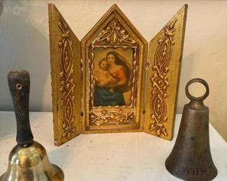 010 vintagebrasshandbellsengravedgoodwi