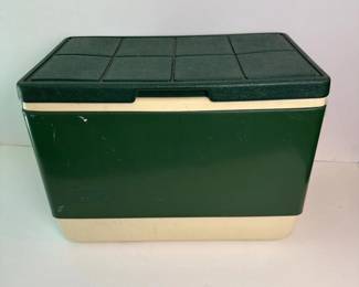 082 vintagegreenandwhitecolemancooler