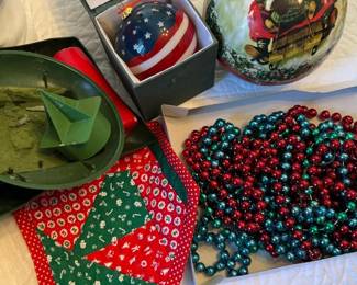 319 mixedchristmasdecorationlot