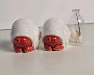 133 hermitcrabceramicsaltandpeppershak