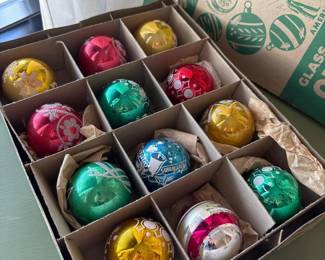 021 vintageshinybriteglasschristmasorna