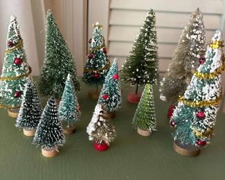 056 setof12vintagebottlebrushchristmas