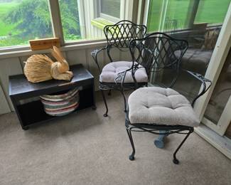 Chairs that go with a table