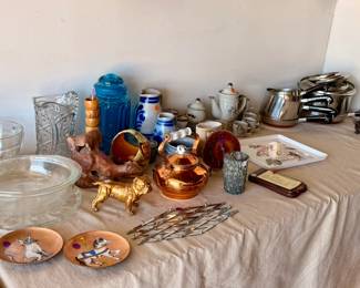 Vintage Revere Ware coper bottom cookware, PYREX and many other collectible kitchen items