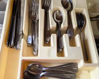 Stainless flatware