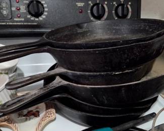 Vintage Cast Iron Skillets, Some Wagner & Griswald