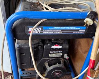 Briggs & Stratton Gen power 10.0 Electric Generator, works!