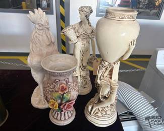 5274  3 Statues and 1 Vase