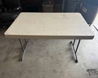 3040  4 Lifetime Folding Table