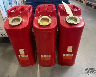 5070  3 Blitz Jerry Cans