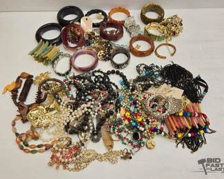 1070  Costume Jewlery
