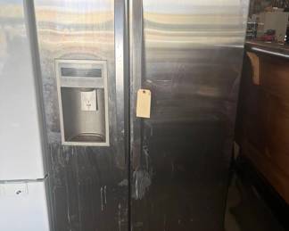 6012  LG Refrigerator