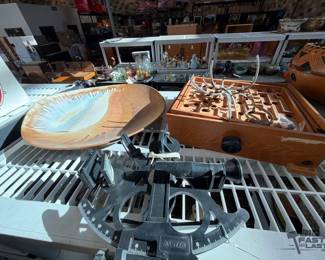 6286  Decorative Plate and Wooden Game