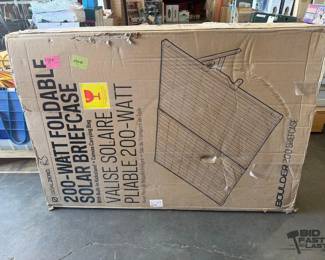 5029  NEW Boulder 200 Watt Foldable Solar Briefcase