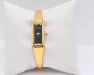 1122  Womens Vintage Gucci Watch