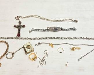 1022  Costume Jewelry