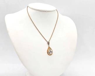 716  14k Gold Necklace with SemiPrecious Stone, 5.1g