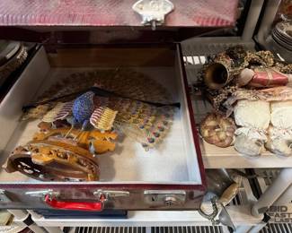 6172  Peacock Sculpture and Reef