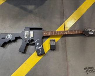 6154  NRA Electric Guitar and Reverb Pedal