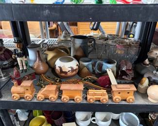 6214  Decorative Cups and Mugs