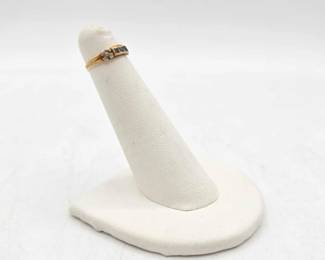 810  10kt Gold Ring with SemiPrecious Stones, .6g