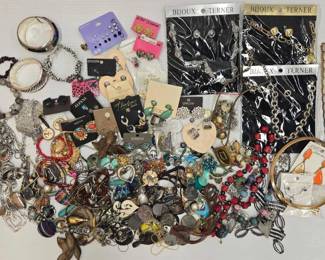 1064  Costume Jewelry