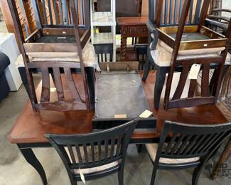 6044  Dining Table And Chairs