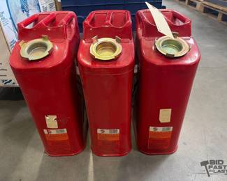 5070  3 Blitz Jerry Cans