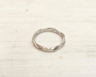 1028  Costume Ring