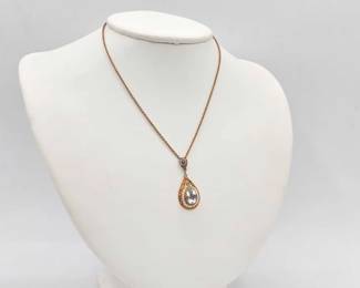 716  14k Gold Necklace with SemiPrecious Stone, 5.1g